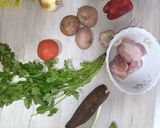 Foto del paso 1 de la receta: Hueso de cerdo guisado y ensalada