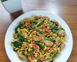 Foto langkah ke 4 dari resep Mie Goreng (Instan) Tek tek.