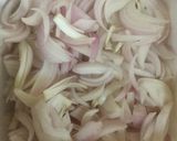 A picture of step 2 of Gujrati Batata Poha.