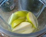A picture of step 2 of Anti-Aging Fruit and Vegetable Juice.