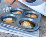 รูปขั้นตอนการทำที่ 2 ของ Egg muffin ไข่อบ เมนูอาหารเช้าง่ายๆ จากหม้ออบลมร้อน ในเวลาเร่งรีบ