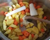 Tárkonyos húsgombóc leves recept fázis 1 fotója