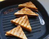 A picture of step 5 of Cheese mayo grill sandwich.
