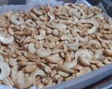 Foto langkah ke 3 dari resep Kacang mede goreng gurih.