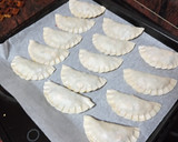 Foto del paso 5 de la receta: Empanadillas de pisto y pulpo adobado al horno