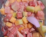 Foto langkah ke 2 dari resep Salad Buah 🍉🥝🍇🍓.
