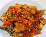 Foto langkah ke 5 dari resep Ikan kembung bumbu sarden.