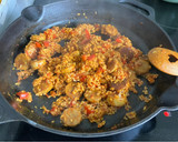 Foto del paso 5 de la receta: Arroz con salchichas