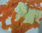 Foto del paso 3 de la receta: Sándwich🥯cremoso🧀🥛de zanahoria🥕y cebolla🧅🥐🧀