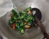 Foto langkah ke 3 dari resep Oseng Cumi Cabe Ijo.
