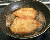 Foto del paso 2 de la receta: Milanesas de lomo adobado con salsa de almendras