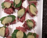 Foto del passaggio 3 della ricetta Involtini di Carpaccio