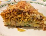 A picture of step 10 of Hiroshima - Style Okonomiyaki.