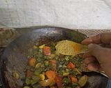 भिंडी टमाटर प्याज़ की सब्जी (bhindi tamatar pyaz ki sabzi recipe in Hindi) रेसिपी चरण 1 फोटो