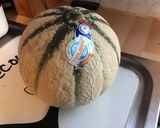 Une image de l'étape 1 de Melon charentais à la feta et menthe du jardin.