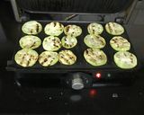 A picture of step 2 of Roasted Lauki sabji.