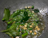 A picture of step 3 of Rava dosa.