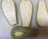 Foto del paso 1 de la receta Calabacines rellenos gratinados