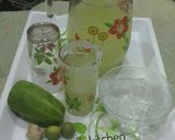 A picture of step 1 of Cucumber with ginger drink.