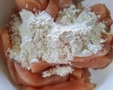 Hình bước làm 1 của món Ức gà chiên nước mắm