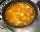 Une image de l'étape 4 de Purée aux deux pommes de terre, curcuma, ail et persil.