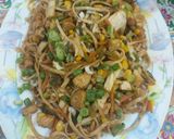 A picture of step 6 of Stir fried Udon noodles /chicken Udon noodles.