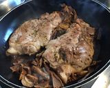 Une image de l'étape 6 de Côtes de porc aux cèpes et sauce au vin.