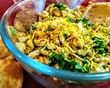 A picture of step 3 of Jhaal muri (indian spicy).