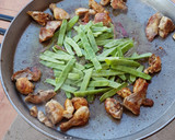 Foto del paso 1 de la receta: Paella de pollo, conejo y mandonguilles