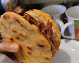 Foto del paso 11 de la receta: Arepa🥯rellena de pollo🫕y salchichón teriyaky con ensalada fresca🥙🧆🌯