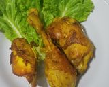 Foto langkah ke 5 dari resep Ayam Kampung Goreng bumbu kuning.