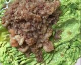 Foto del paso 3 de la receta: Pechugas rellenas de aguacate y gambas