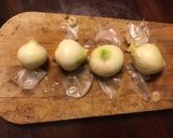 A picture of step 1 of California Farm Creamed Pearl and Boiler Onions.