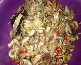 Foto langkah ke 3 dari resep Tumis jantung pisang simple.