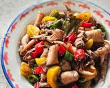 Foto langkah ke 4 dari resep Tumis Cumi Asin Warna Warni.