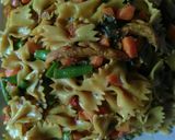 A picture of step 3 of Jallop Farfelle pasta.