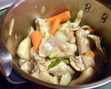 Foto del paso 3 de la receta: Pollo escabechado
