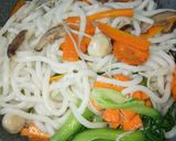 Hình bước làm 9 của món Mì Udon Xào Chay