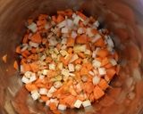 Zöldségleves daragaluskával recept fázis 2 fotója