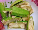 Hình bước làm 1 của món Thịt nhồi chuối xanh