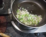 A picture of step 5 of Shahi khoya makhane.
