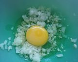 Foto del paso 2 de la receta: Tortilla o torreja frita de carne cortada a cuchillo! 😋