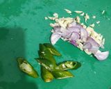 Foto langkah ke 1 dari resep Tumis Telur Cabe Ijo.