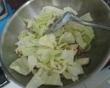 รูปขั้นตอนการทำที่ 3 ของ ผัดผักเคลียร์ตู้เย็นใส่หมูสับ