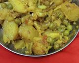 गोभी मटर आलू की सब्ज़ी(gobhi matar aloo ki sabzi recipe in hindi) रेसिपी चरण 3 फोटो