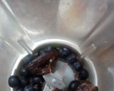 Foto del paso 2 de la receta: SMOOTHIE DE ARÁNDANOS, LINO Y DÁTILES 🥤🥤🥤