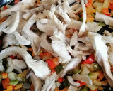 Foto del paso 4 de la receta: Arroz con tirabeques, setas y espinacas