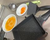A picture of step 2 of Japanese Tamagoyaki (Egg yolk special).