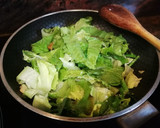 Foto del paso 2 de la receta: Tortilla de lechuga