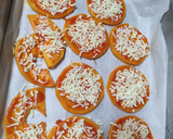 Foto del paso 2 de la receta: Mini pizzas de calabaza